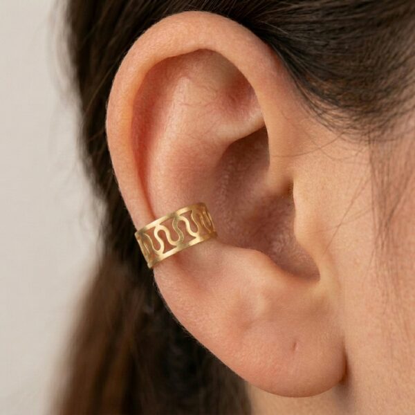 Wave Cutout Non-Piercing Ear Cuff