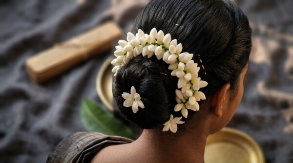 Jasmine Gajra Strand – Artificial Mogra Hair Garland (20 cm)