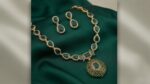Gold-tone emerald-green stone necklace and earring set – SunShoppers UK