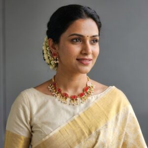Gold-tone lotus motif enamel necklace set with pearl drops – SunShoppers UK