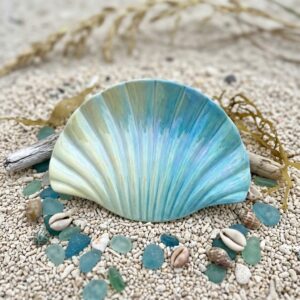 Blue and green ombré seashell hair claw clip on beach sand – SunShoppers UK
