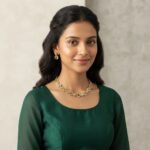 starburst short necklace set with kundan-style triangles and matching earrings